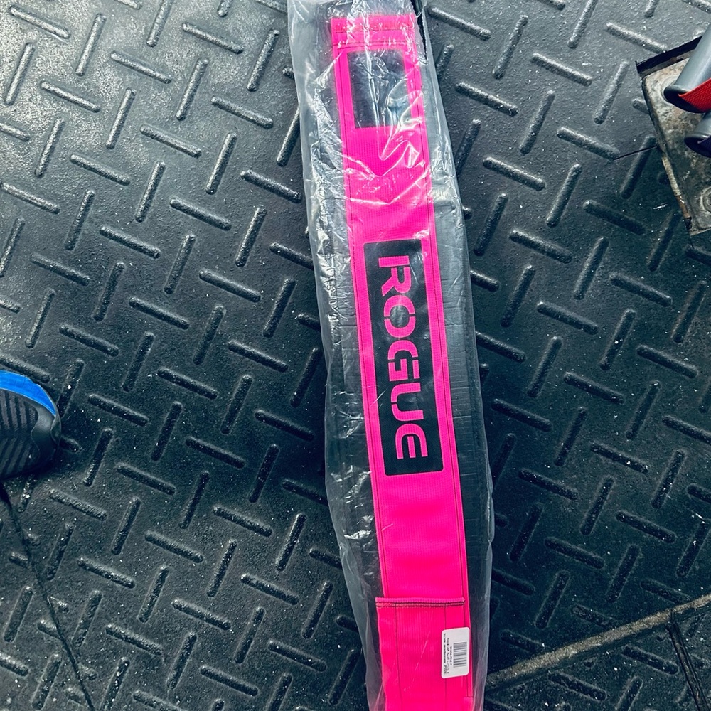 Rogue Neon Pink Lifting Belt